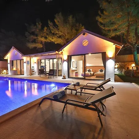 Doga Manzarali Kozalak Kalkan Apartman Kaş