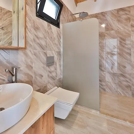 Doga Manzarali Kozalak Kalkan Apartman