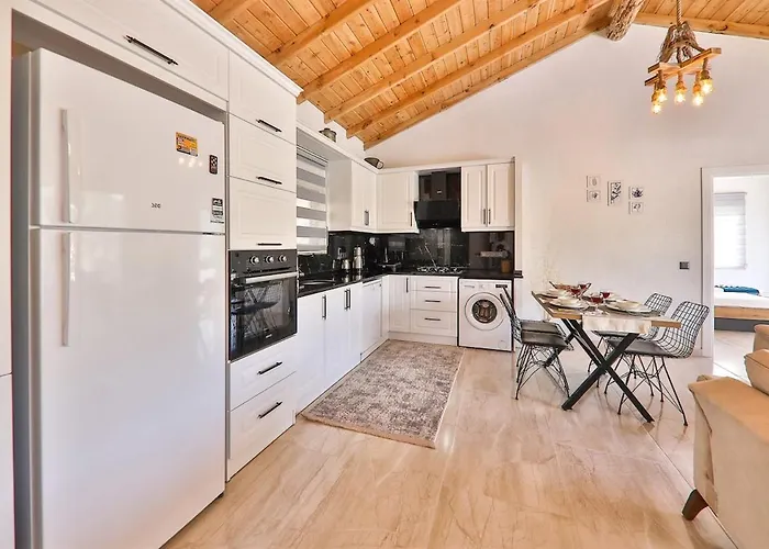 Doga Manzarali Kozalak Kalkan 아파트 카스